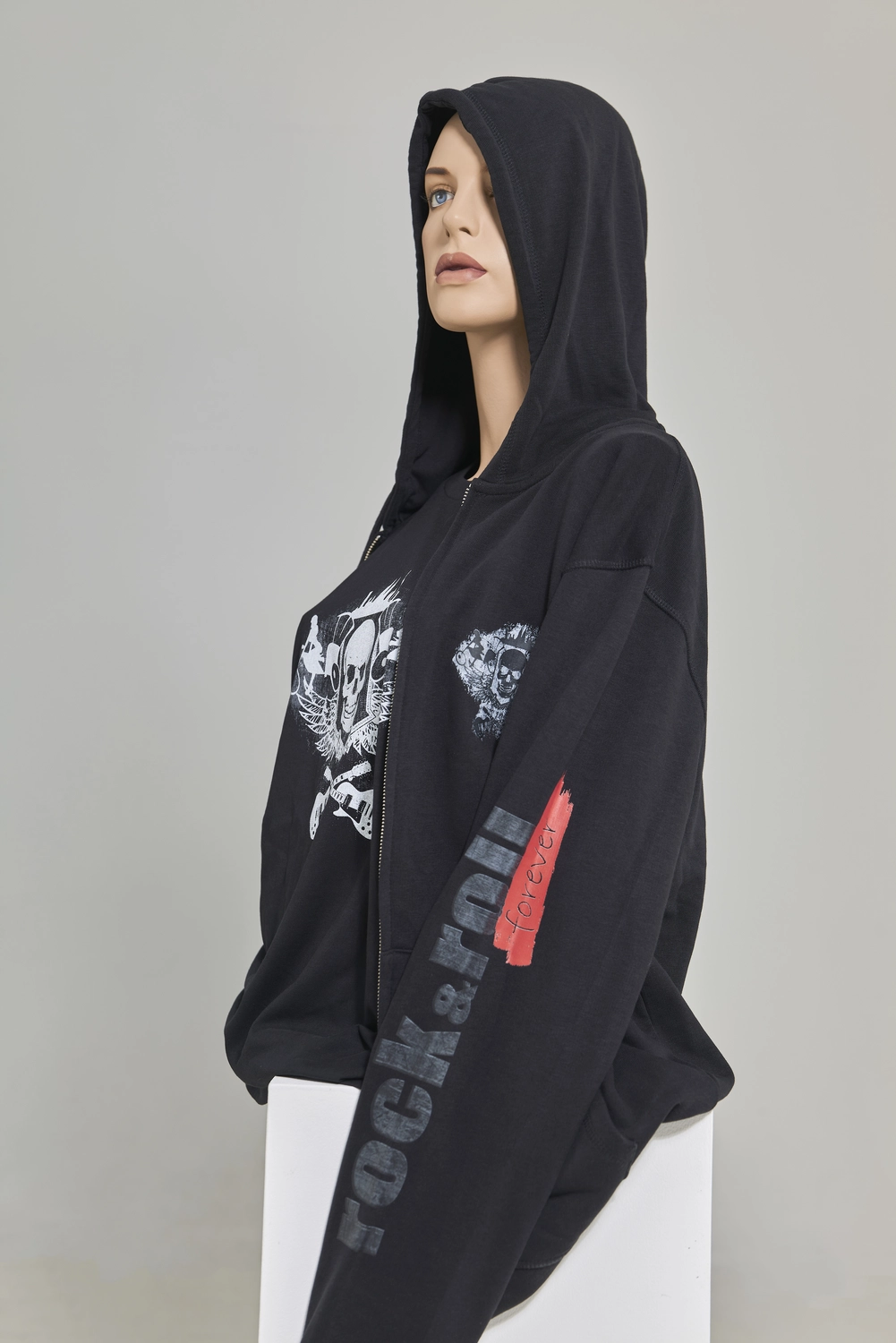 Rikscha4U – Rikscha Touren – Dies ist ein schwarzes Grafik-T-Shirt mit dem Text „Infinity Souls“ und einem rot-weißen Unendlichkeitssymbol.